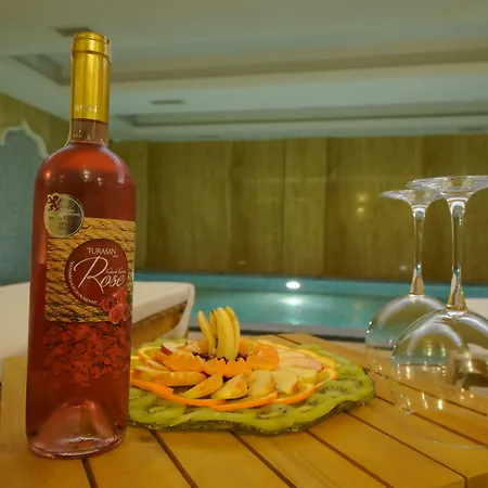 Sobek Stone House Cappadocia Alojamento de Acomodação e Pequeno-almoço Nevşehir